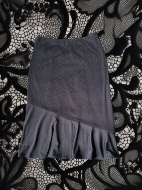 Vintage Express Black Midi Skirt Y2K Low Rise Stretch Flare Hem